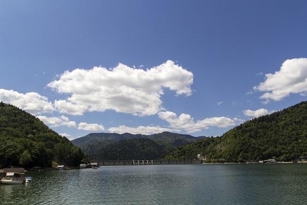 Lacul Bicaz Izvoru Muntelui atractii natura Neamt | 365romania.ro